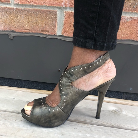 Carlos Santana Studded Platform Heels - Picture 2 of 7